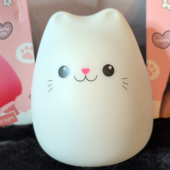 White Cat-Shaped Silicone Toy Light - Picture 4 of 9